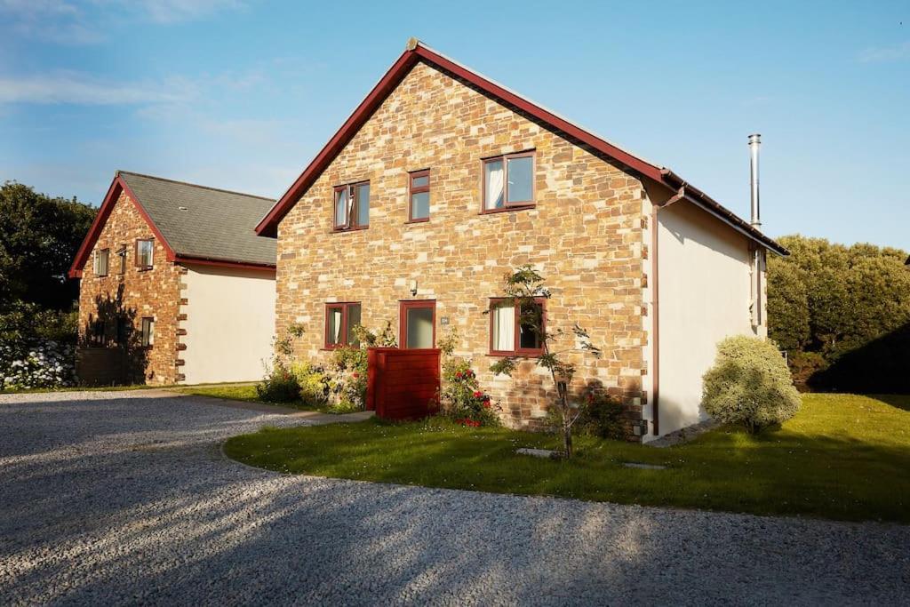 Kingfisher Hot Tub & Log Burner House On Premium Lakeside With Resort Facilities St Columb Major Esterno foto
