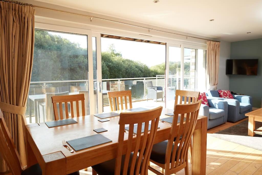 Kingfisher Hot Tub & Log Burner House On Premium Lakeside With Resort Facilities St Columb Major Esterno foto