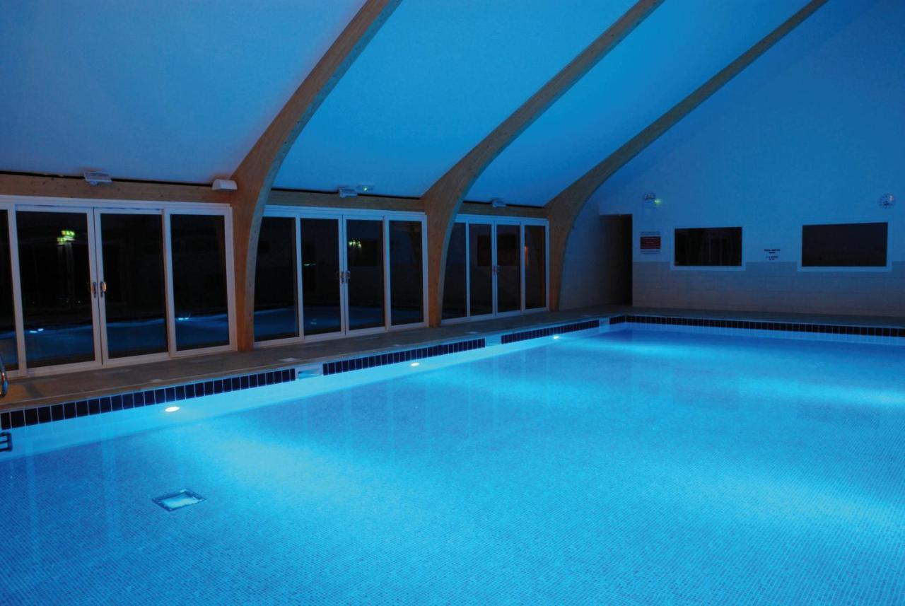 Kingfisher Hot Tub & Log Burner House On Premium Lakeside With Resort Facilities St Columb Major Esterno foto