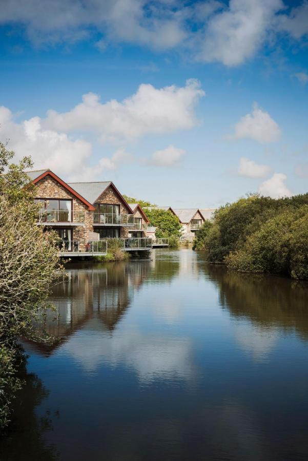 Kingfisher Hot Tub & Log Burner House On Premium Lakeside With Resort Facilities St Columb Major Esterno foto