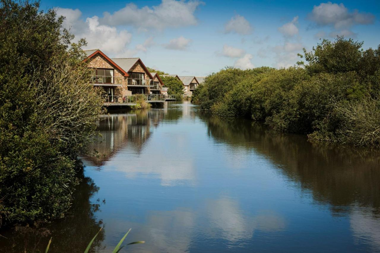 Kingfisher Hot Tub & Log Burner House On Premium Lakeside With Resort Facilities St Columb Major Esterno foto