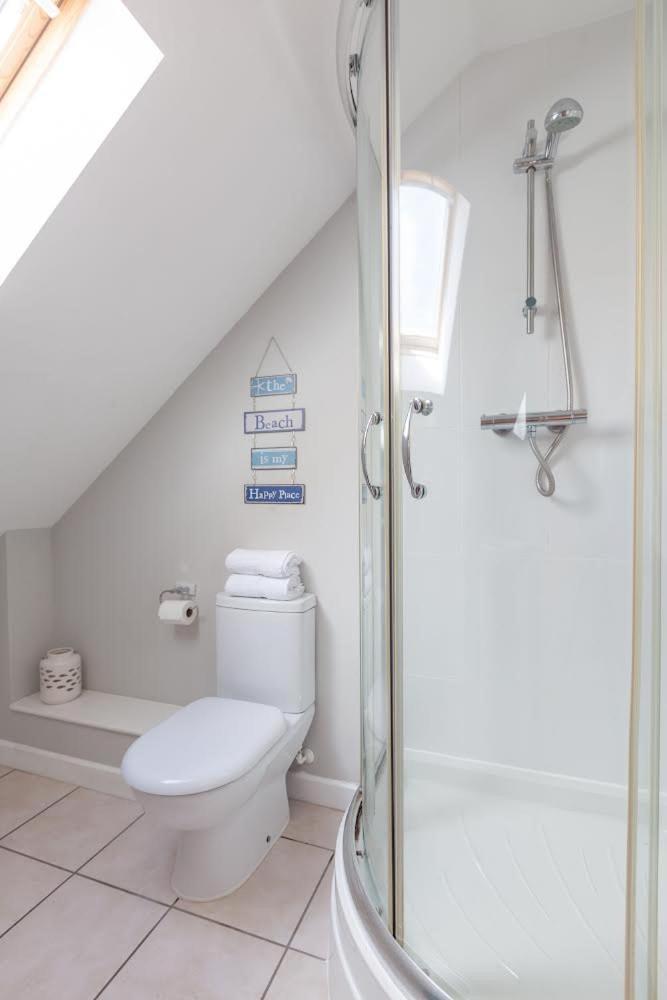 Kingfisher Hot Tub & Log Burner House On Premium Lakeside With Resort Facilities St Columb Major Esterno foto
