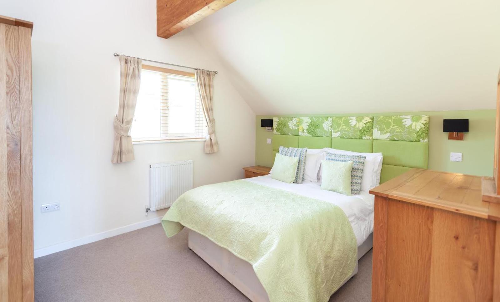Kingfisher Hot Tub & Log Burner House On Premium Lakeside With Resort Facilities St Columb Major Esterno foto